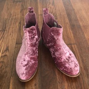 TOMS pink velvet Ella boot